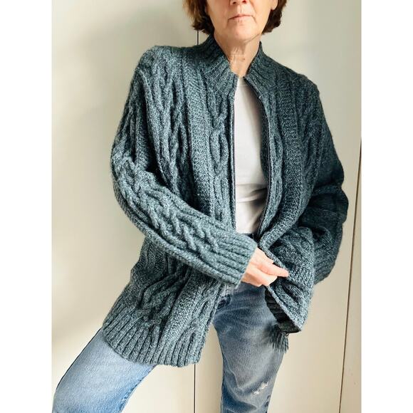 This item is no longer available, but due to the Poshmark, I am unable to delete - Picture 5 of 8